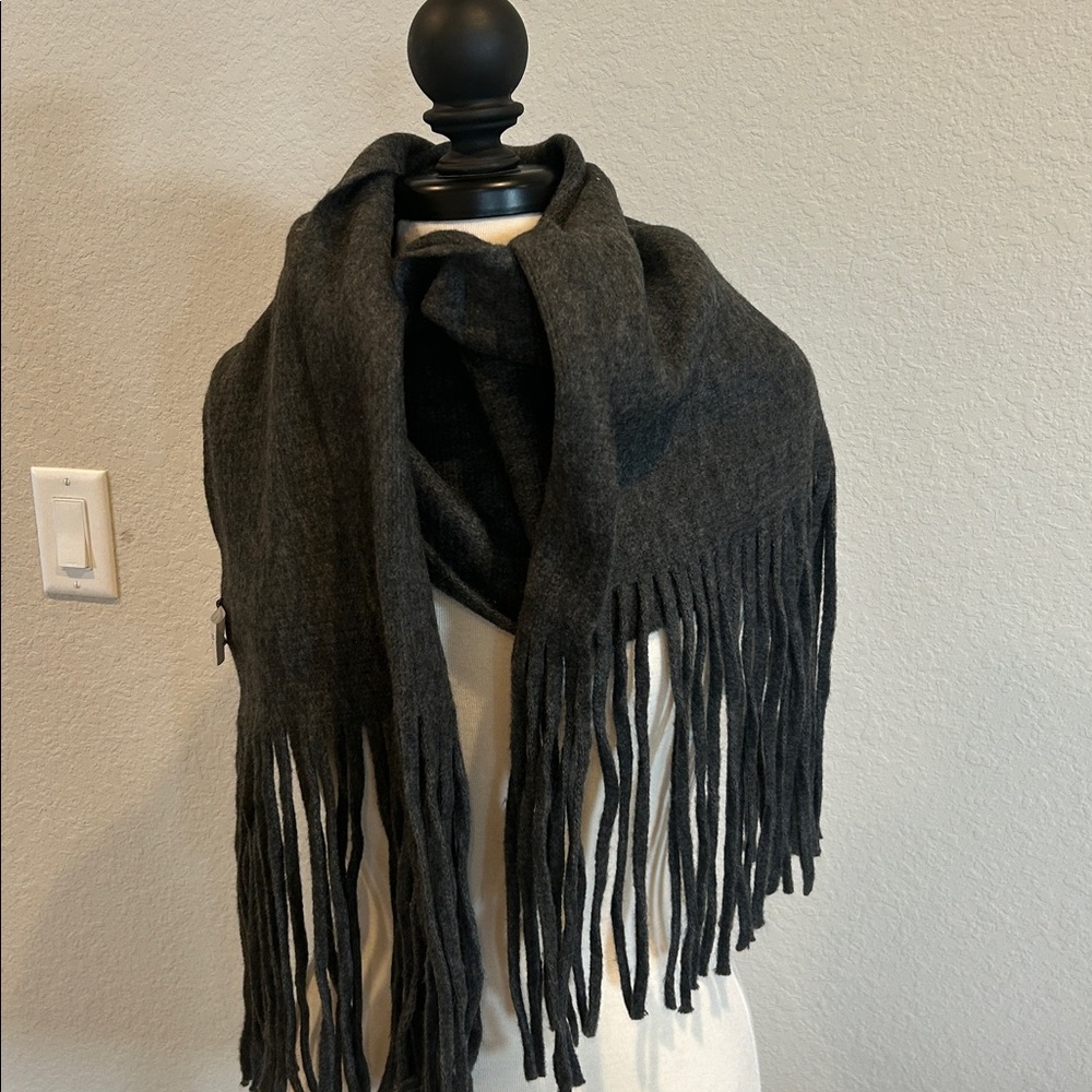 Lucky Brand Gray Scarf Wrap
